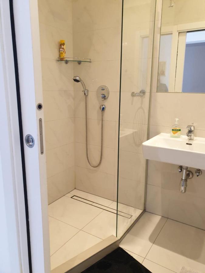 Deluxe Apartment 5P Mm A Виена Екстериор снимка